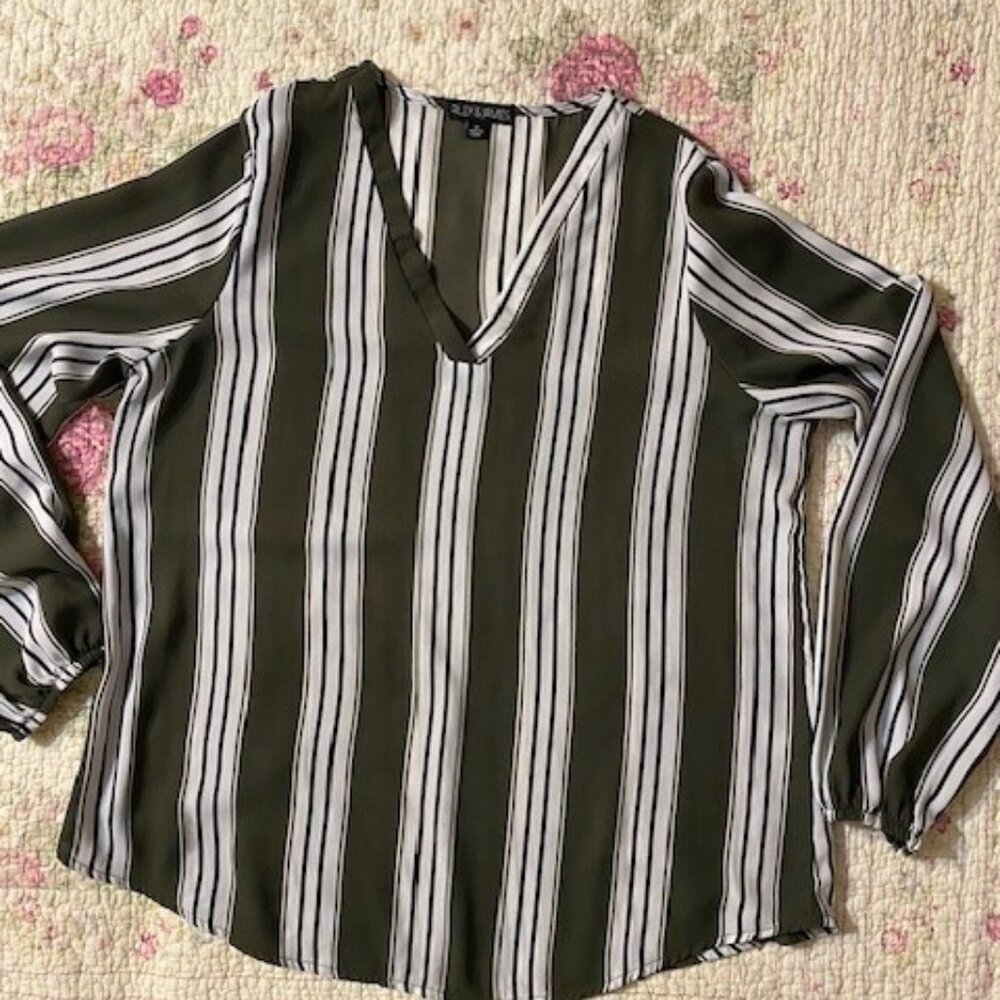 Riley & James Shirt Size M Sheer Pullover Hippie Boho Green & Ivory Flowy Sheer